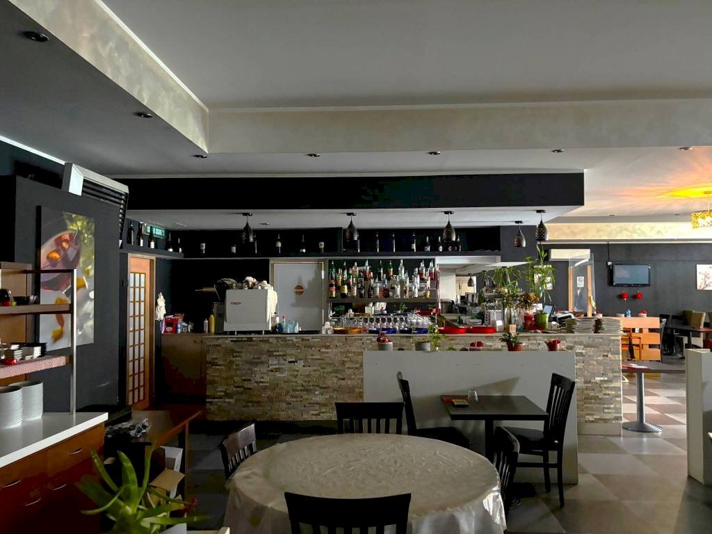 Salone - Shop Stradale Pinerolo, 58, Bricherasio - photo 3