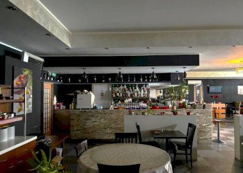 Salone - Negozio Stradale Pinerolo, 58, Bricherasio - foto 3