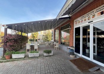 Cortile interno - Shop Stradale Pinerolo, 58, Bricherasio - photo 32