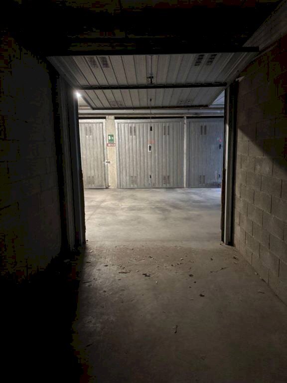 Posto macchina - Box via Enrico Cravero, 27, Pinerolo - foto 3