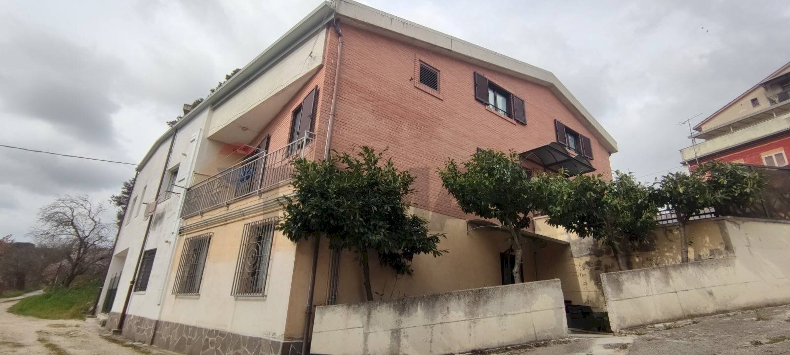 Edificio all\'aperto - Independent house Via Basilicata
 
27, Campobasso - photo 3