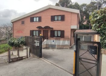 Casa all\'aperto - Independent house Via Basilicata
 
27, Campobasso - photo 1