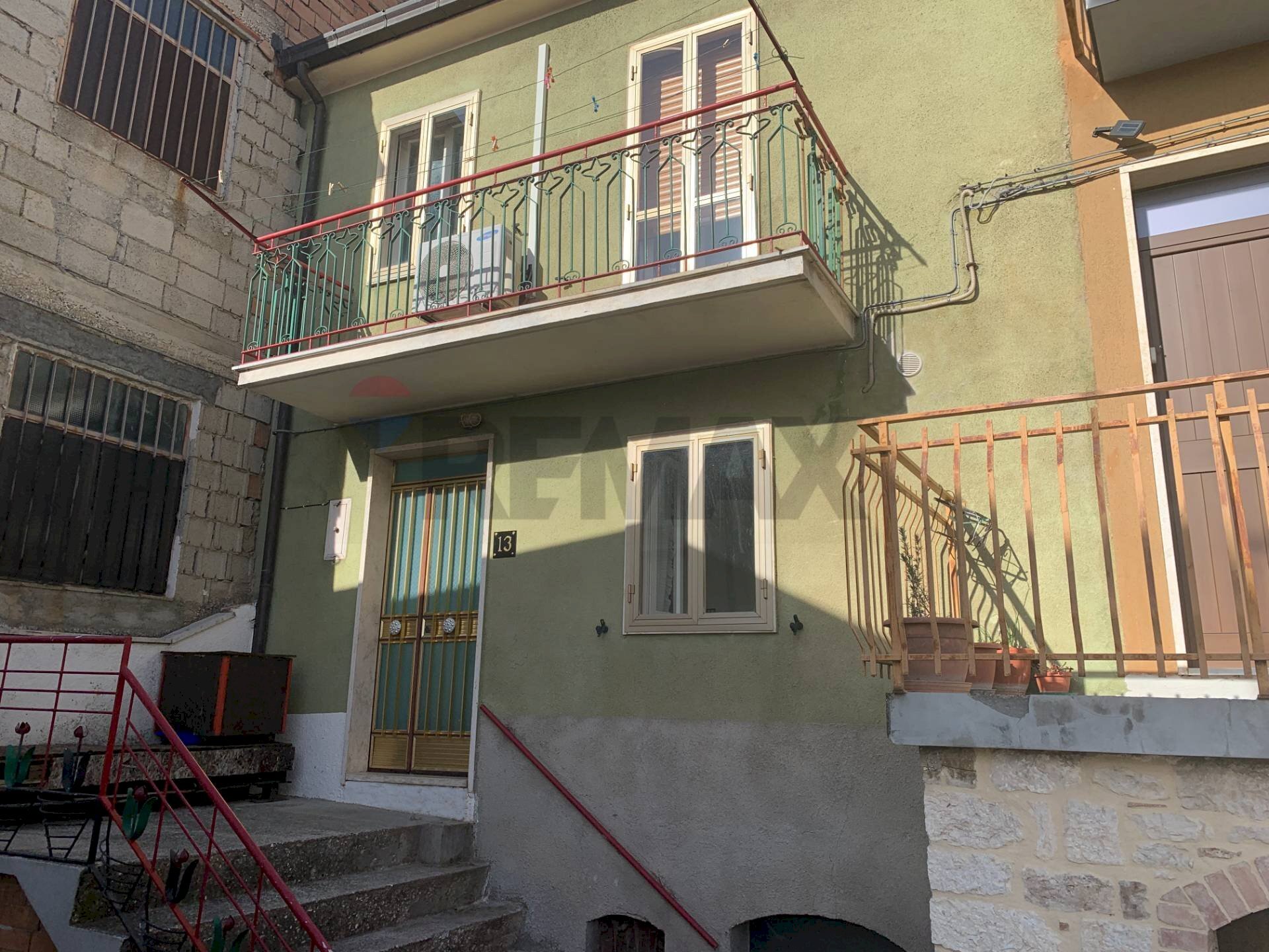 Edificio all\'aperto - Trilocale VICO SECONDO CESARE BATTISTI
 
13, Busso - foto 1