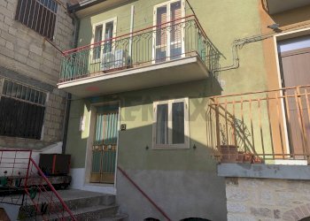 Edificio all\'aperto - Trilocale VICO SECONDO CESARE BATTISTI
 
13, Busso - foto 1