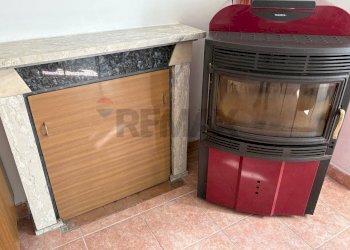 Dettagli - Trilocale VICO SECONDO CESARE BATTISTI
 
13, Busso - foto 4