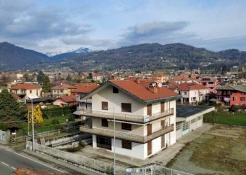 Facciata - Stable - Palace via 1 Maggio, 161, Luserna San Giovanni - photo 3