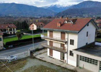 Facciata - Stable - Palace via 1 Maggio, 161, Luserna San Giovanni - photo 7