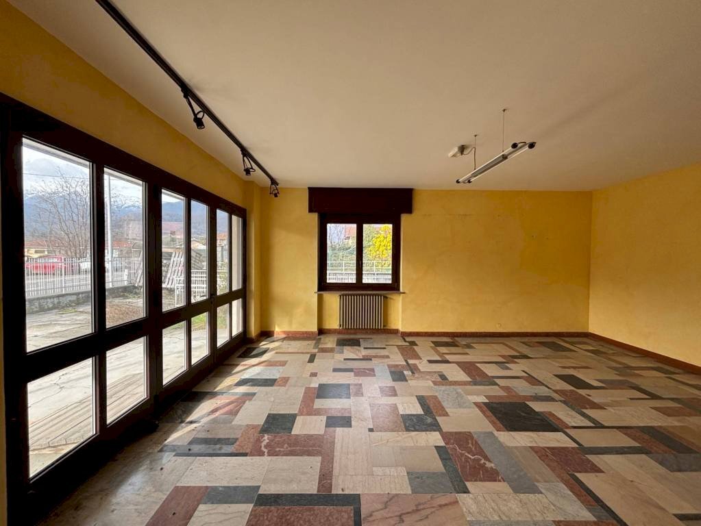 Interno non residenziale - Negozio via 1 Maggio, 161, Luserna San Giovanni - foto 3