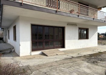 Patio esterno - Shop via 1 Maggio, 161, Luserna San Giovanni - photo 8