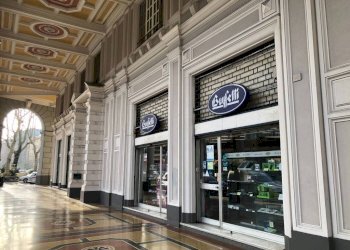 Zona - Negozio via Stefano Dondero, 8, Genova (zona Sampierdarena) - foto 1