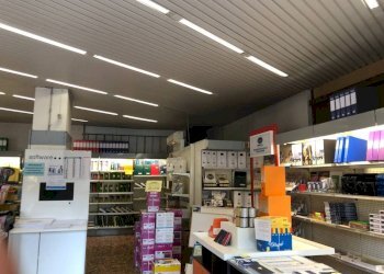 Interno non residenziale - Negozio via Stefano Dondero, 8, Genova (zona Sampierdarena) - foto 3