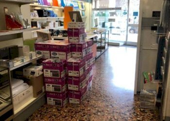 Interno non residenziale - Negozio via Stefano Dondero, 8, Genova (zona Sampierdarena) - foto 8