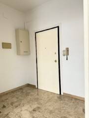 Ingresso - Appartamento piazza dell'Otto Agosto, 30B, Bologna (zona Irnerio) - foto 2