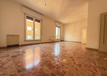 Soggiorno - Appartamento via Augusto Righi, 12, Bologna (zona Irnerio) - foto 1