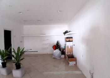 Magazzino - Negozio largo Alberto Pedrini, 3, Sondrio - foto 5