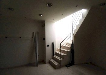 Interno non residenziale - Negozio largo Alberto Pedrini, 3, Sondrio - foto 12