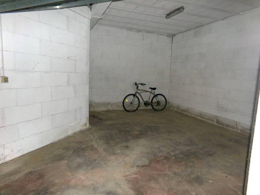 Box auto - Box via dei Tigli, 47B, Anzio - foto 1