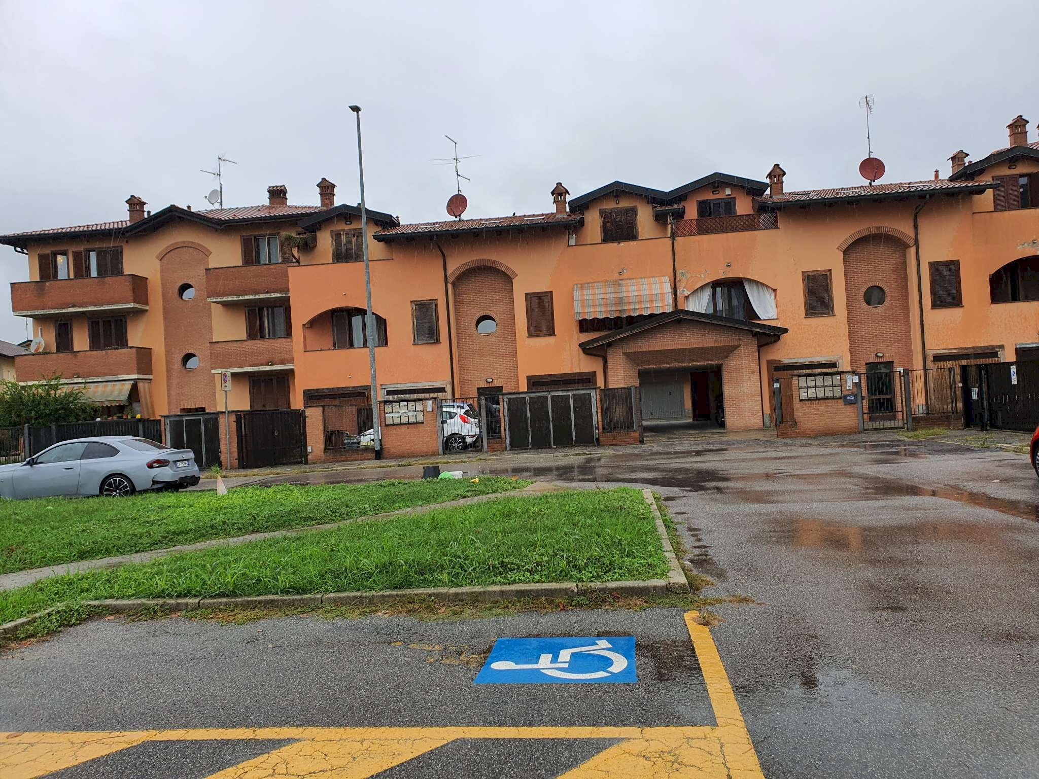 esterno - Bilocale largo fontanili, Caselle Lurani - foto 1