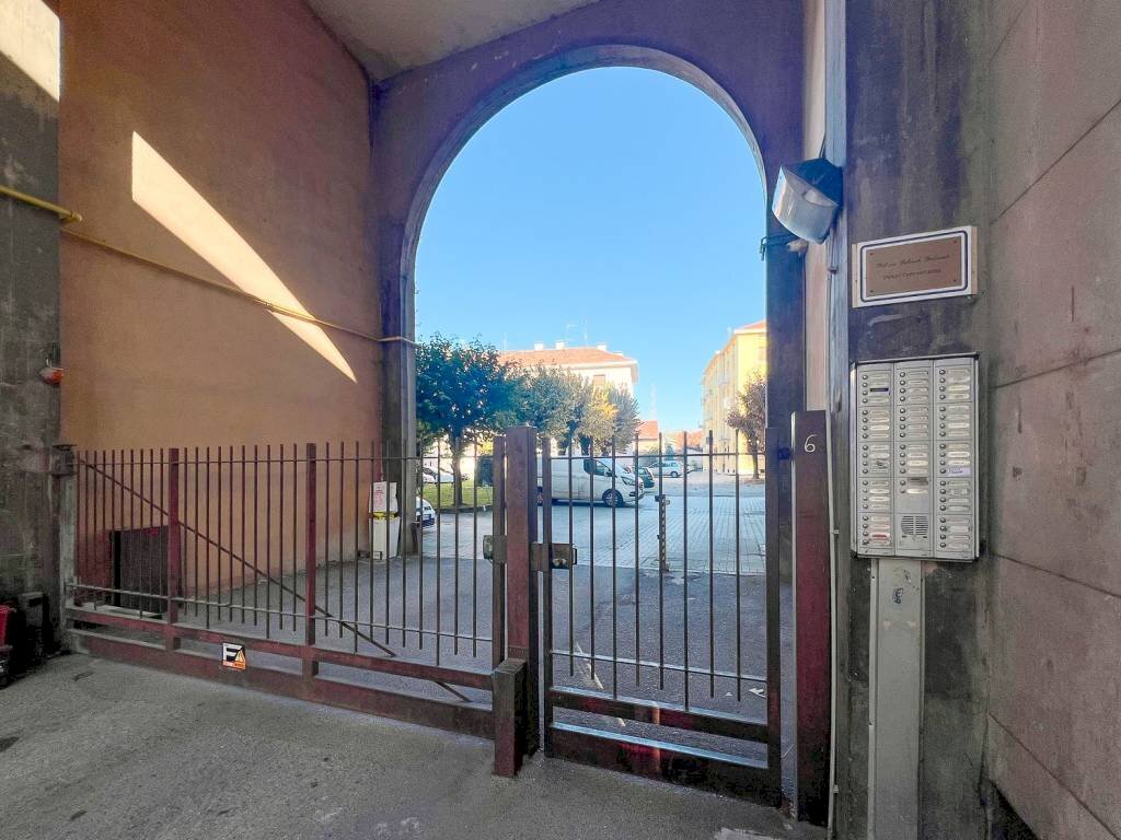 Zona - Two-room apartment via Giuseppe Mazzini, 6, Cairate - photo 1