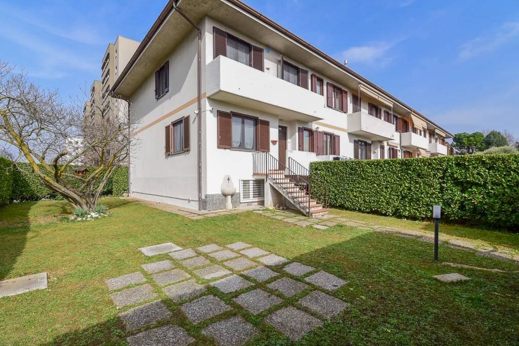 Giardino - Villa a Schiera via Giorgio Giorgione, 2, Seregno - foto 1