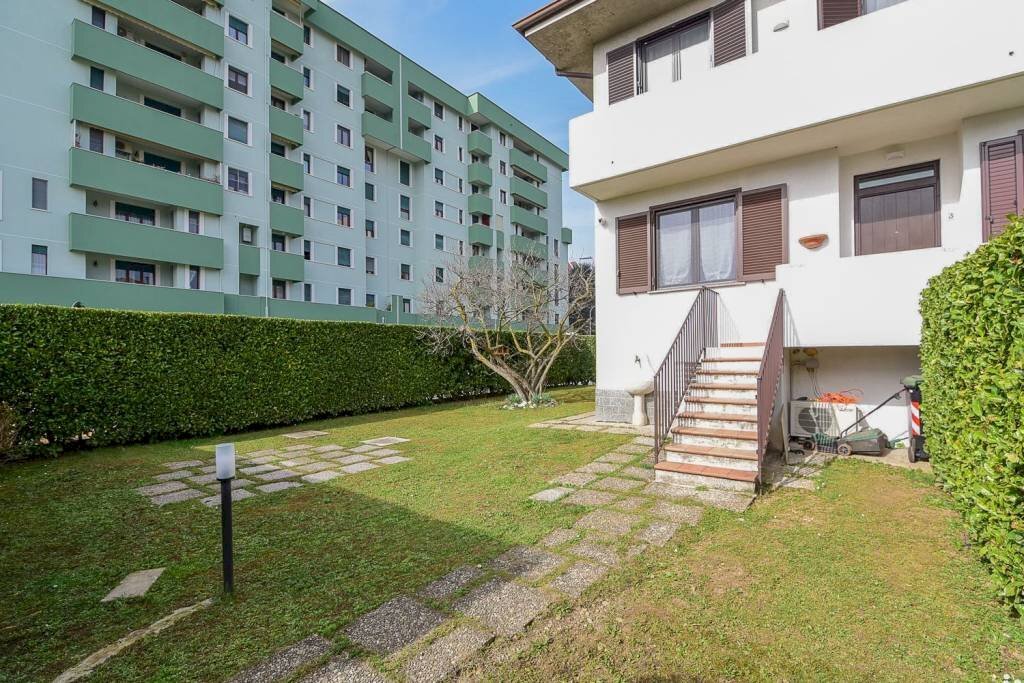 Giardino - Villa a Schiera via Giorgio Giorgione, 2, Seregno - foto 2