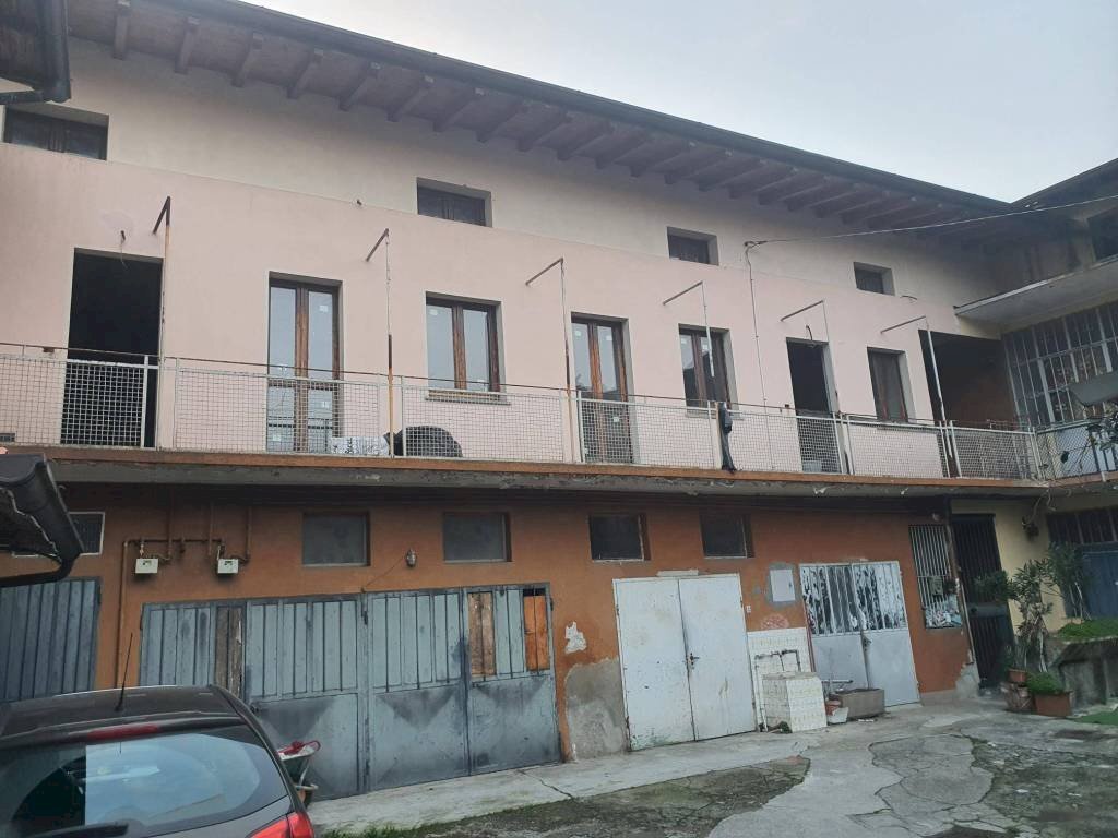 Facciata - Bilocale via Medolago, 6, Terno d'Isola - foto 3