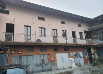 Facciata - Bilocale via Medolago, 6, Terno d'Isola - foto 2