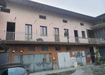 Facciata - Bilocale via Medolago, 6, Terno d'Isola - foto 3