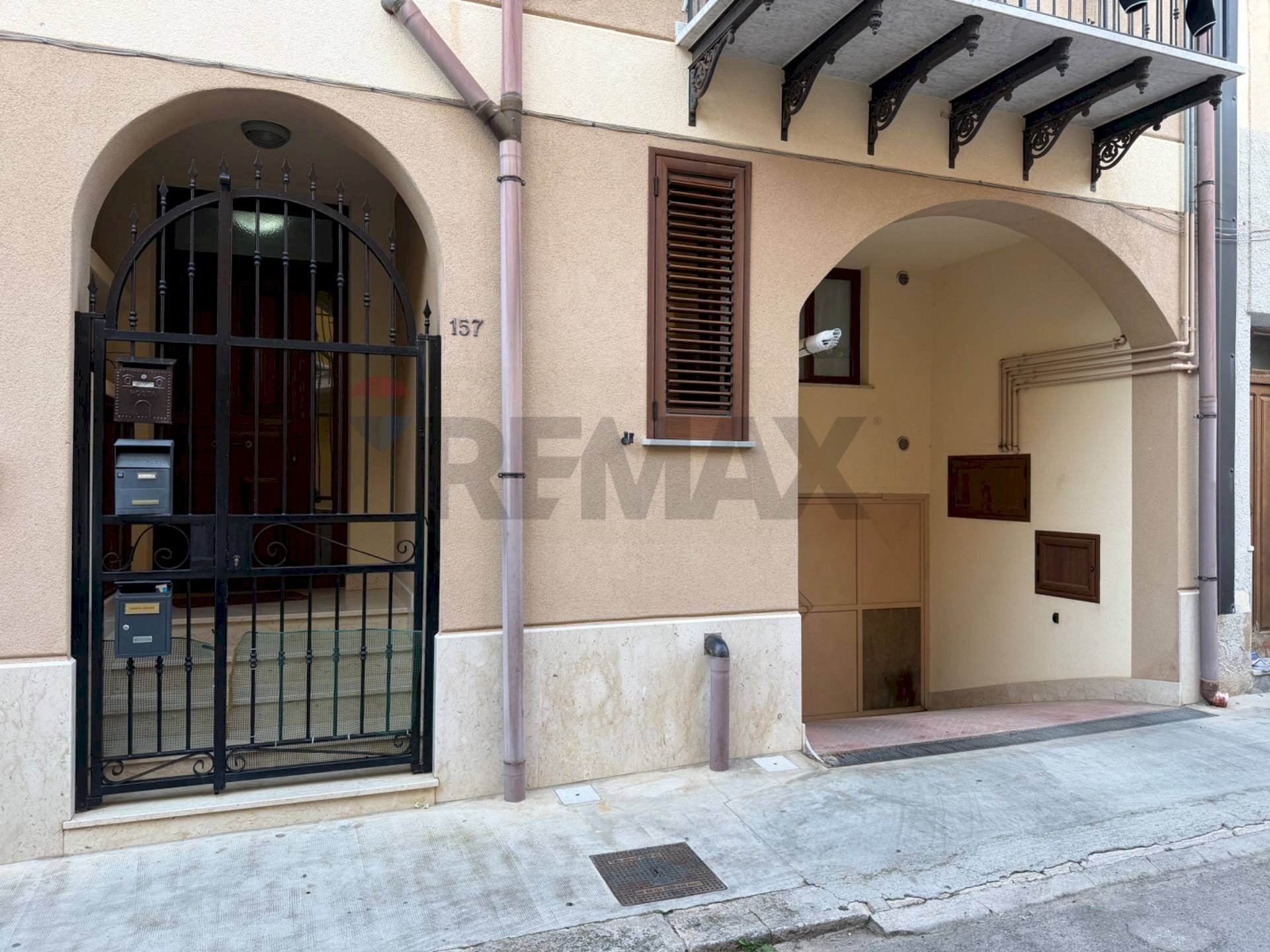 Edificio all\'aperto - Quadrilocale Via Pietro Sbacchi
157, Cinisi - foto 2