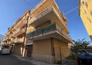 Edificio all\'aperto - Appartamento Via Giuseppe Giusti
 
20, Carini - foto 1