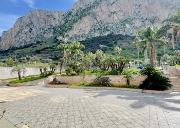 Vista delle montagne - Commercial Premises Via Don Luigi Sturzo
224, Carini - photo 14