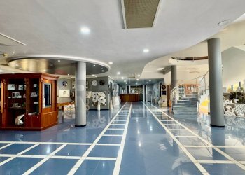 Ricezione / Lobby - Commercial Premises Via Don Luigi Sturzo
224, Carini - photo 19