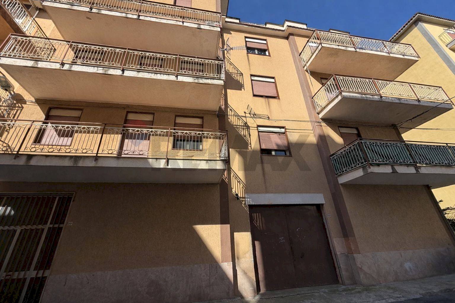 Edificio all\'aperto - Magazzino Via Giuseppe Giusti
 
20, Carini - foto 1