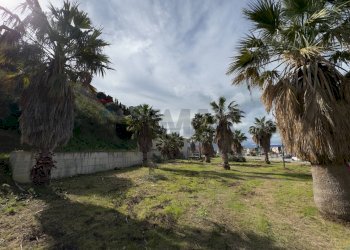 Giardino - Stabile - Palazzo S.S. 113 KM 199
 
snc, Campofelice di Roccella - foto 7