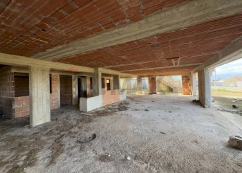 Parcheggio - Stabile - Palazzo S.S. 113 KM 199
 
snc, Campofelice di Roccella - foto 14