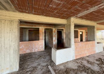 Casa all\'aperto - Stabile - Palazzo S.S. 113 KM 199
 
snc, Campofelice di Roccella - foto 15