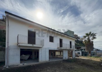 Casa all\'aperto - Stabile - Palazzo S.S. 113 KM 199
 
snc, Campofelice di Roccella - foto 18