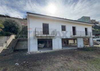 Casa all\'aperto - Stabile - Palazzo S.S. 113 KM 199
 
snc, Campofelice di Roccella - foto 19