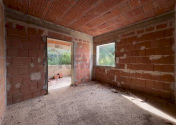 Stanza vuota - Stabile - Palazzo S.S. 113 KM 199
 
snc, Campofelice di Roccella - foto 24