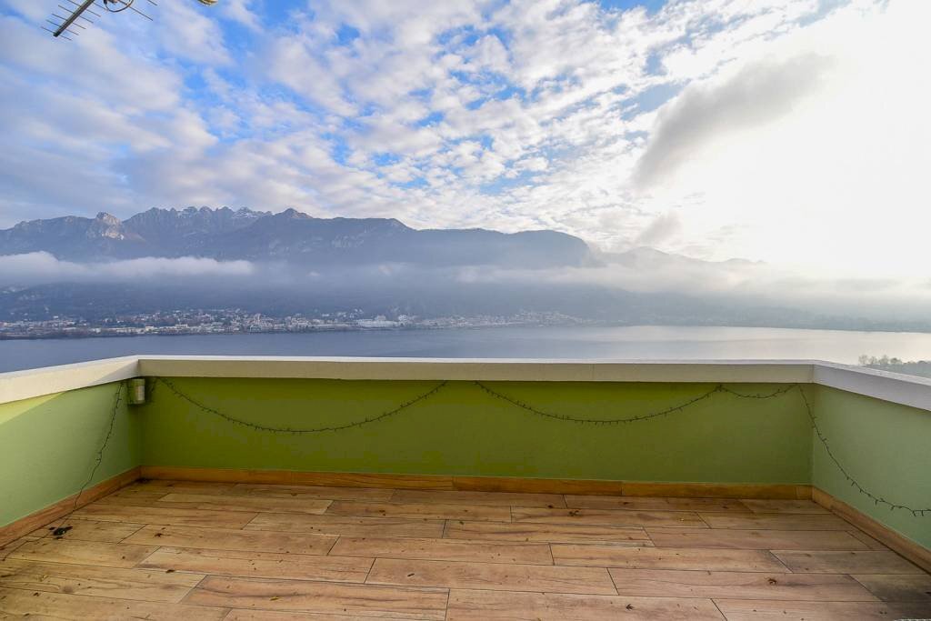 Terrazzo - Four-room apartment via Galbiate, 2, Garlate - photo 2