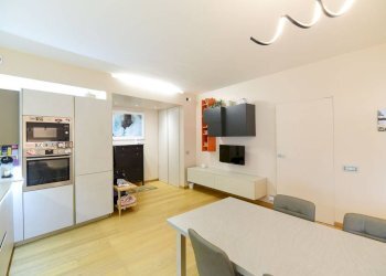 Cucina - Four-room apartment via Galbiate, 2, Garlate - photo 15