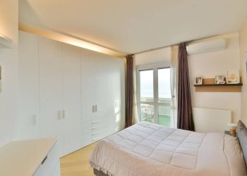 Camera da letto - Four-room apartment via Galbiate, 2, Garlate - photo 16