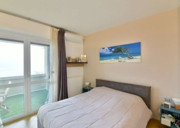 Camera da letto - Four-room apartment via Galbiate, 2, Garlate - photo 17