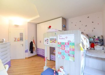 Camera da letto - Four-room apartment via Galbiate, 2, Garlate - photo 20