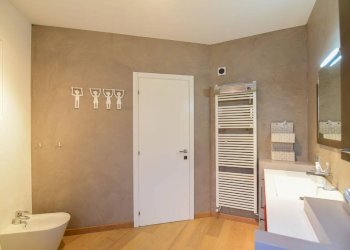 Bagno - Four-room apartment via Galbiate, 2, Garlate - photo 24