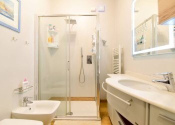 Bagno - Four-room apartment via Galbiate, 2, Garlate - photo 27