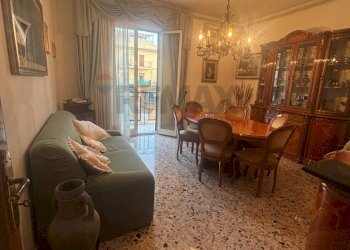 Sala da pranzo - Quadrilocale Via Arcivescovo Alfano
 
25, Palermo - foto 3