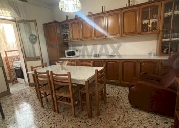 Sala da pranzo - Quadrilocale Via Arcivescovo Alfano
 
25, Palermo - foto 14