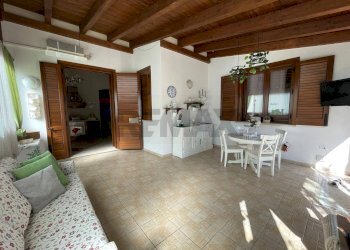 Sala da pranzo - Villa Via delle Mandorle
 
29, Valderice - photo 22