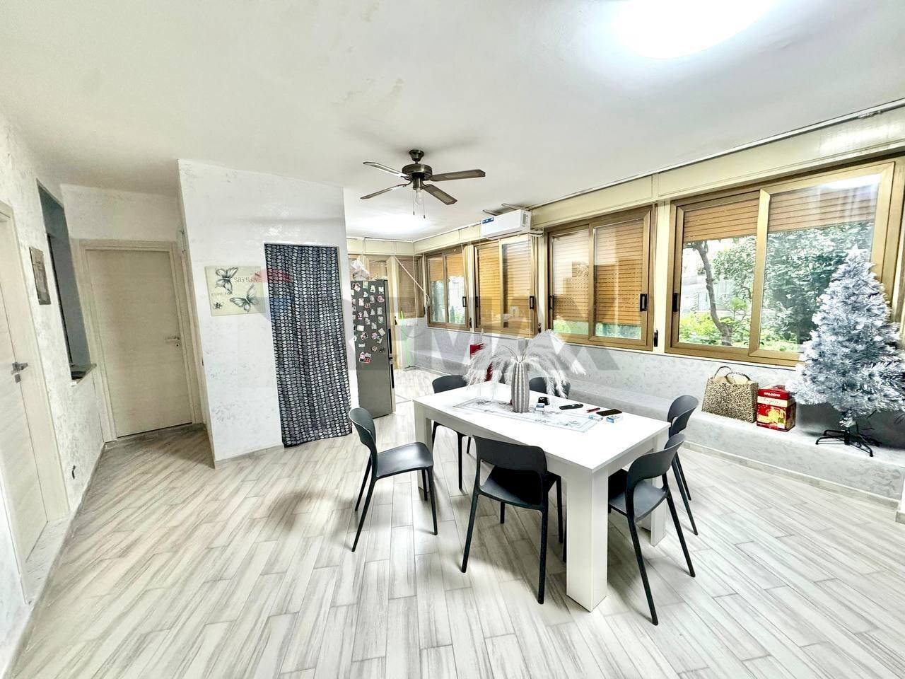 Sala da pranzo - Villa a Schiera Via Capinere
 
14/B, Carini - foto 1